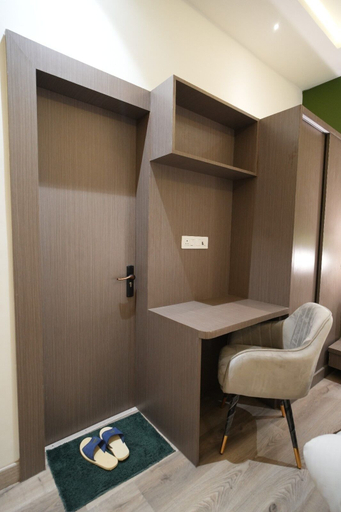 Interior 2, park amber, Hisar
