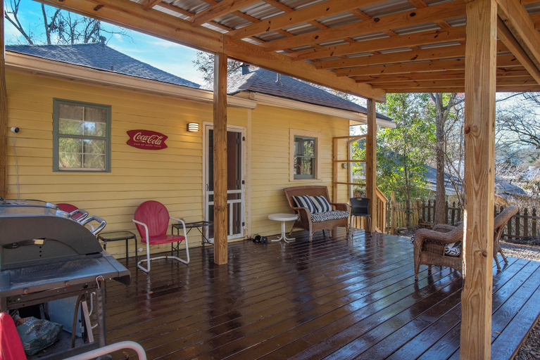 Interior 5, Lenoir Cottage, Clarke