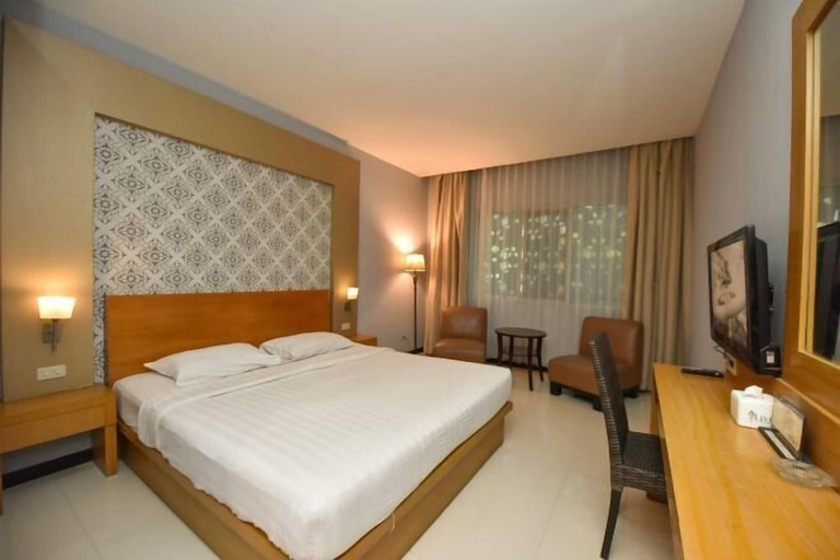 bedroom 8