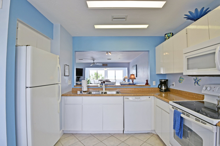 Interior 5, Happy Blue Coconuts - South, Sarasota