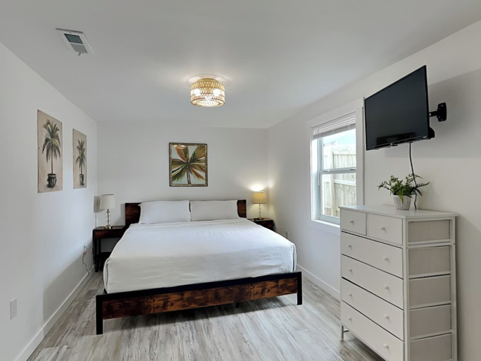 Bedroom 2, Salt & Sea by Resort Collection, Bay