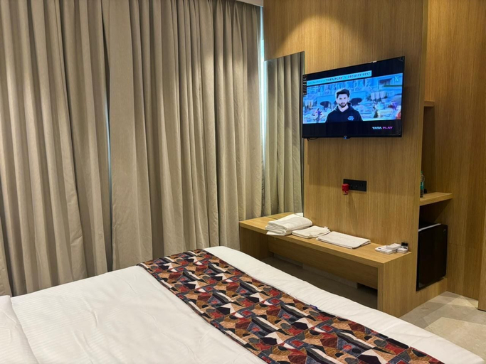 Room 2, Hotel Imperial Suites - Airoli, Thane