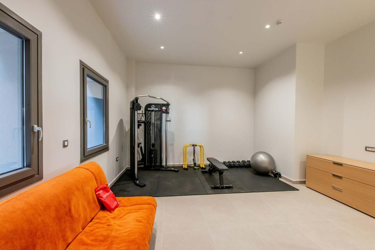 Room 4, Lusol Seafront Villa I-free Heated Pool 100m Sea, Crete