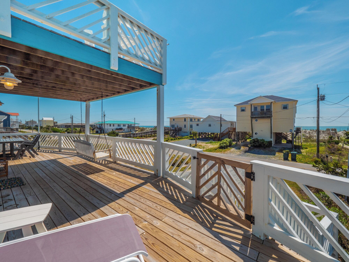 Others 4, The Water Bear by Topsail Realty, Pender