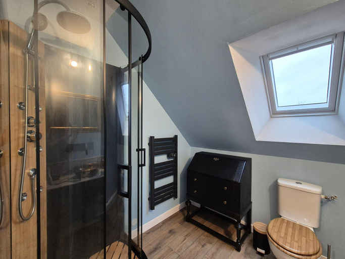 Bathroom 4, Normandy Couple Getaway With Garden, Manche