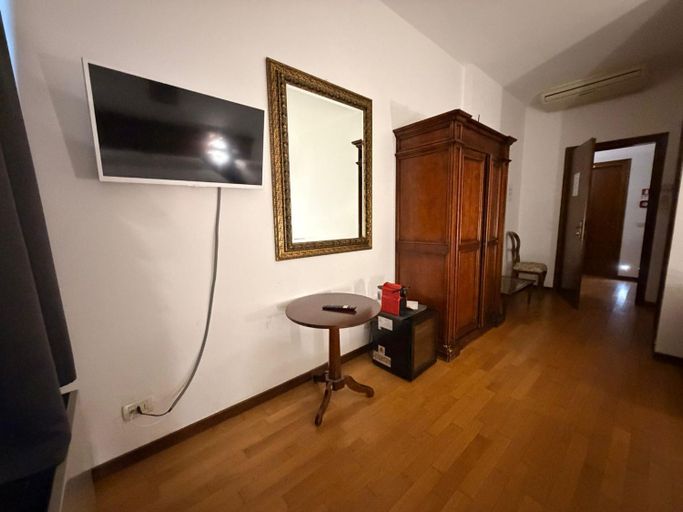 Bathroom 3, MH Hotel Merica, Verona