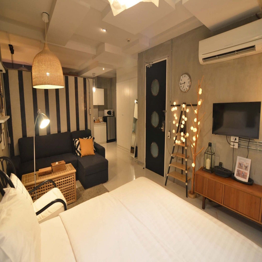 Room 2, Executive Elegance Luxe Suite for Travelers, Khlong San