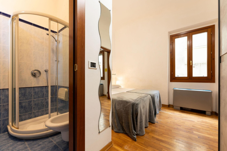 Others 4, Zannoni apartments, Florence