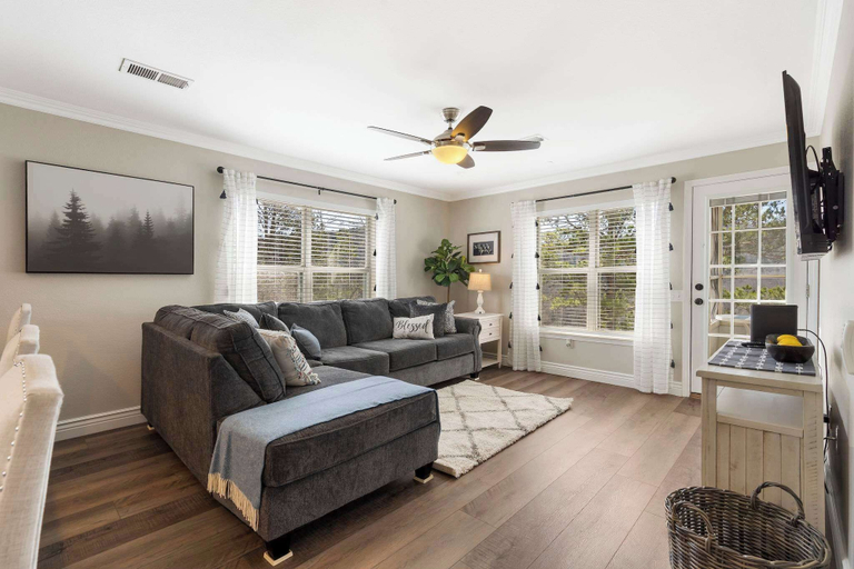 Living area 5, Lakeview Enchantment - Balcony, Taney