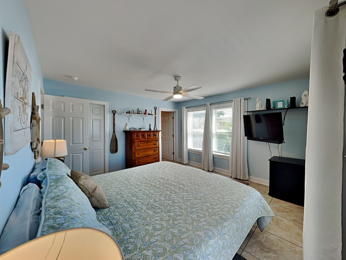 Bedroom 2, Mermaid Crossing by Carolina Retreats, New Hanover