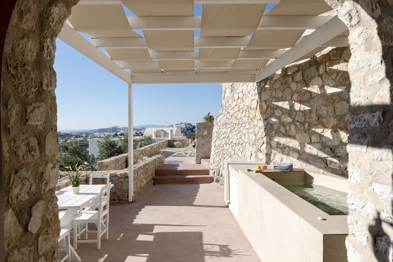 Outdoor dining 5, One bdr Apartment for 4-sea View-hot Tub-parking, South Aegean