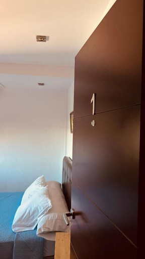 Others 3, Red House Rooms, Baleares