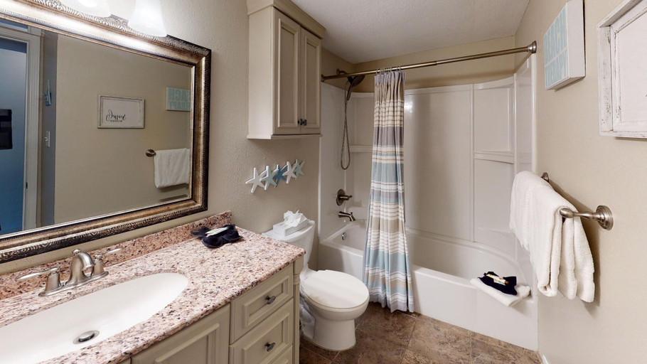 Others 5, Seascape 2107 in Galveston, Galveston