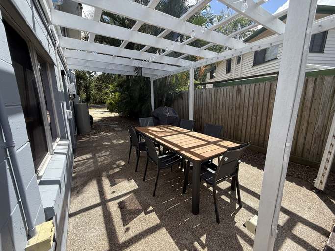 Balcony 5, The Palms - Beach Retreat With Pool, Garden, BBQ, Hervey Bay - Pt A