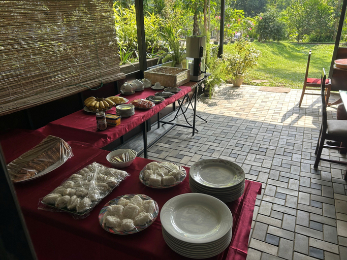 Food & Drinks 5, Thomasz Lodge, Kundasale