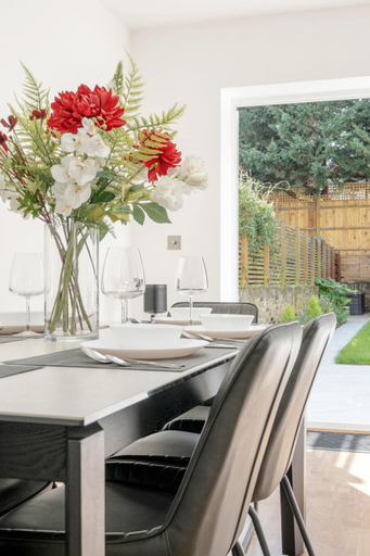 Room 3, Maida Vale Gem by Little Venice, London