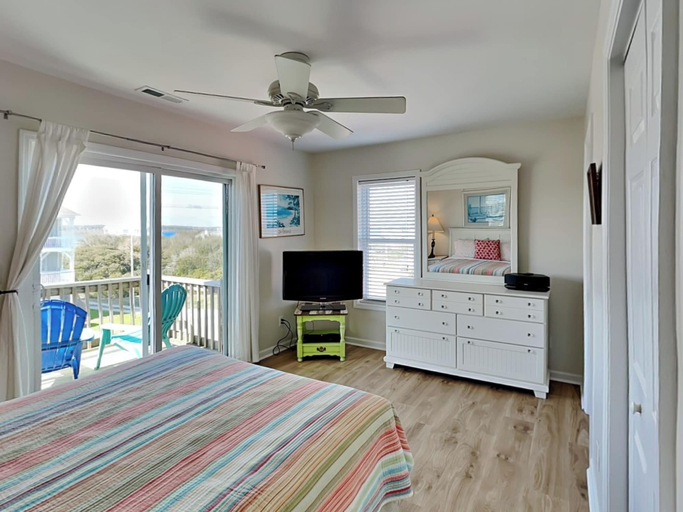 Bedroom 3, All Decked Out by Topsail Realty, Pender