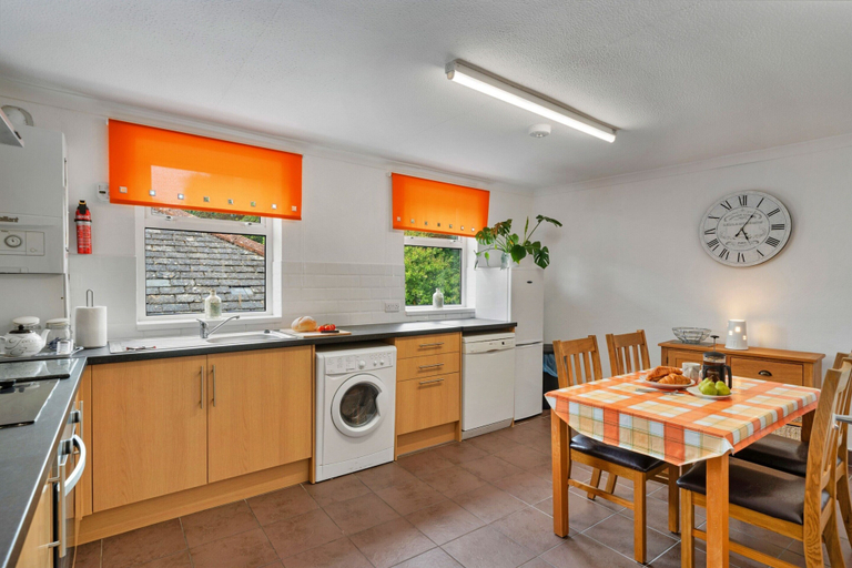 Private kitchen 4, Cozy St Ives Apartment Retreat, No Deposit, Cornwall