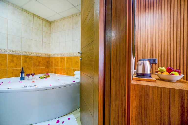 Bathroom 5, Caria Special Class, Ortaca