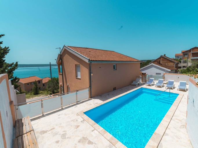 Others 1, Capacious Holiday Home in Maslenica, Jasenice