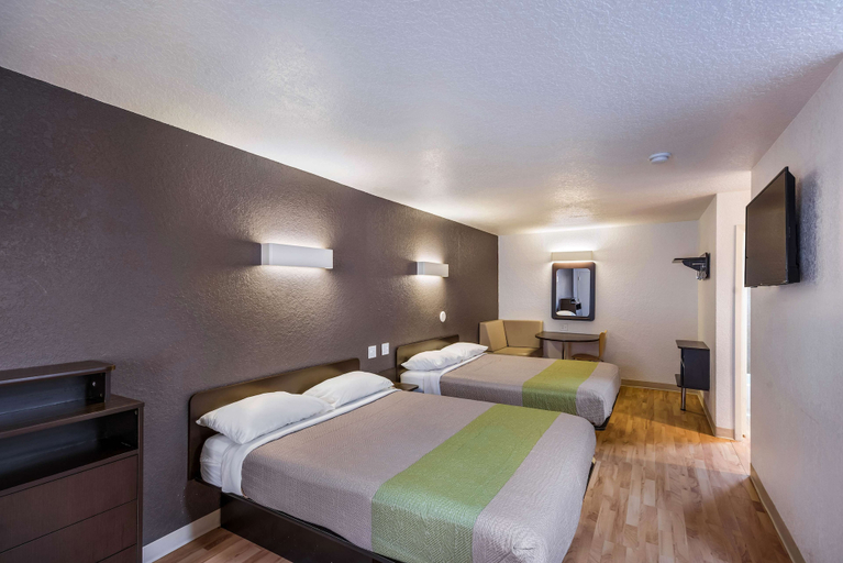 Bedroom 2, Studio 6 Irving, TX - Irving DFW Airport East, Irving