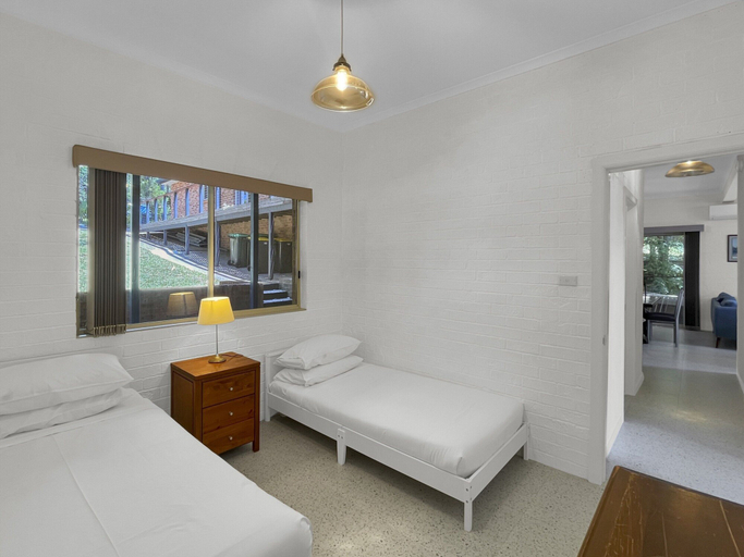 Room 3, Relaxing 3-bedroom Retreat With Outdoor Seating, Eurobodalla