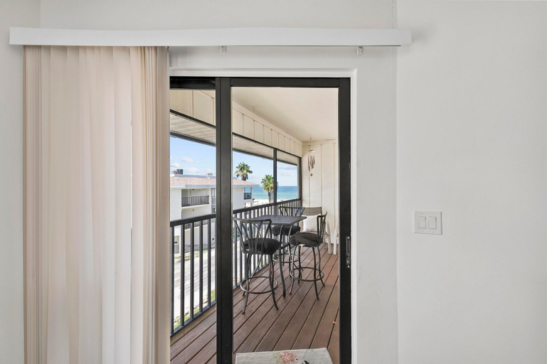 Others 3, Absolute Paradise Ami-private Beach Access-water Views From Every Window-heated Pool- Walk To 14 Restaurants, Manatee