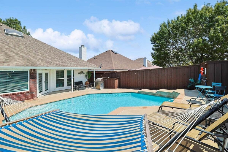 Interior 2, Poolside Summer 5BR 2bath Home With Gaming Room, Dallas