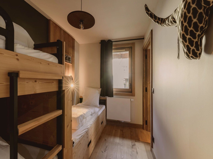 Room 3, Apartment for six With River View, Haute-Savoie