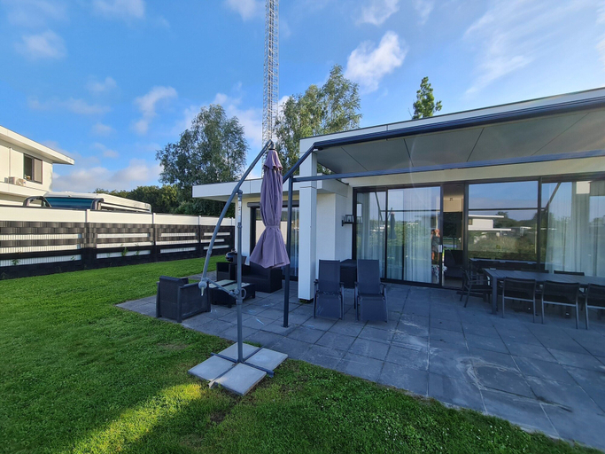 Others 4, Holiday Home in Zeewolde With Kayaks, Zeewolde