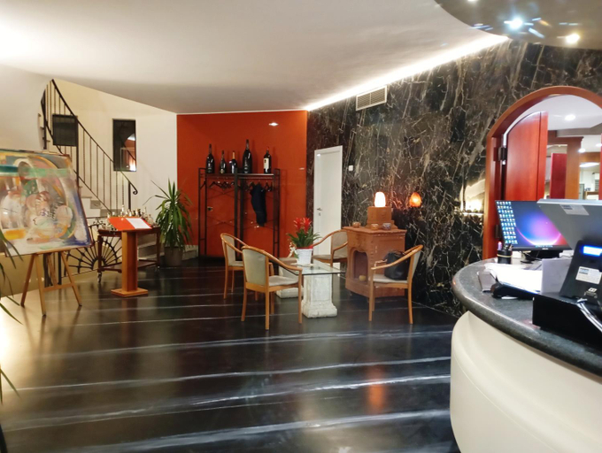 Public Area 2, Il Leone D'Oro, Bergamo