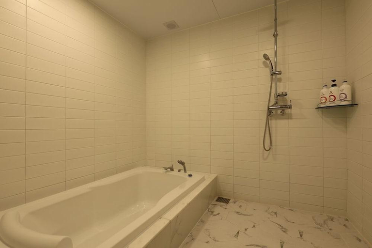 Bathroom 3, Suwon Saint Hotel, Suwon