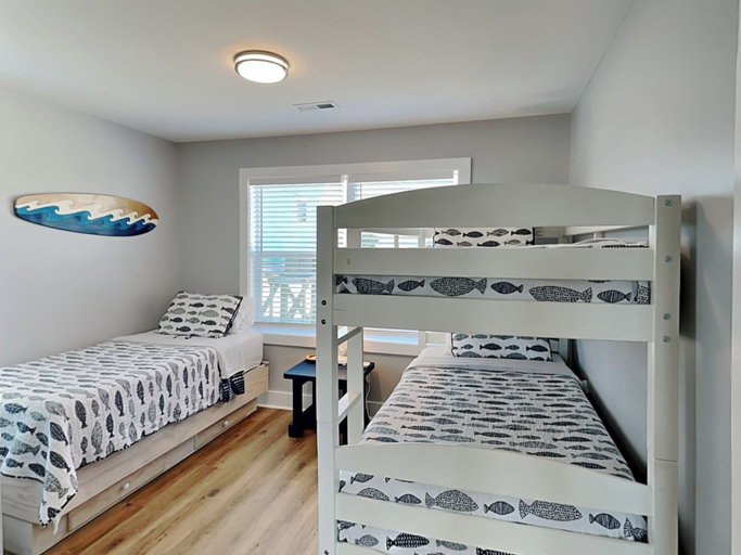 Bedroom 2, Sea Paradise Cottage by Topsail Realty, Pender