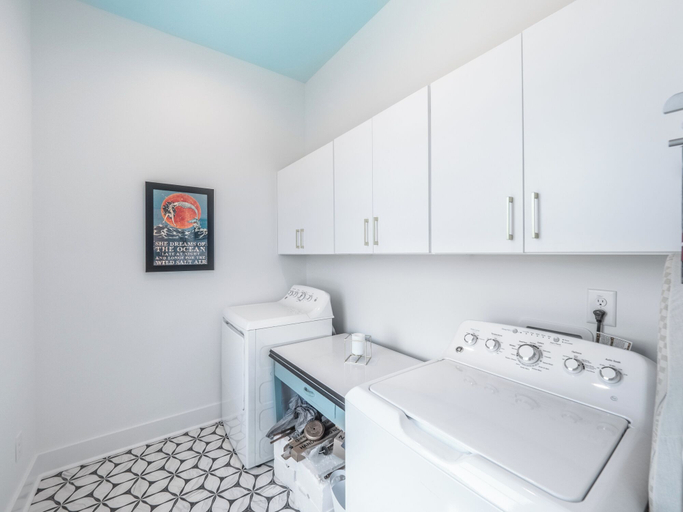 Bathroom 4, Channel 6 by Topsail Realty, Pender