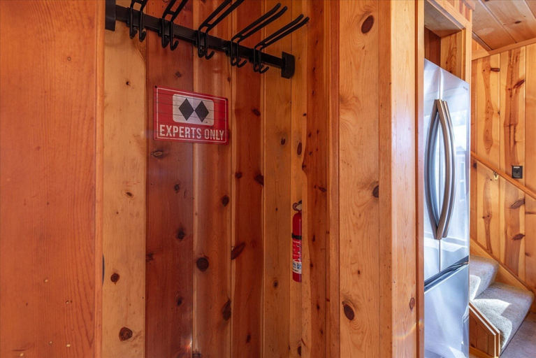 Interior 3, Midiron Golf Cabin 3 Bedroom Cabin, Placer