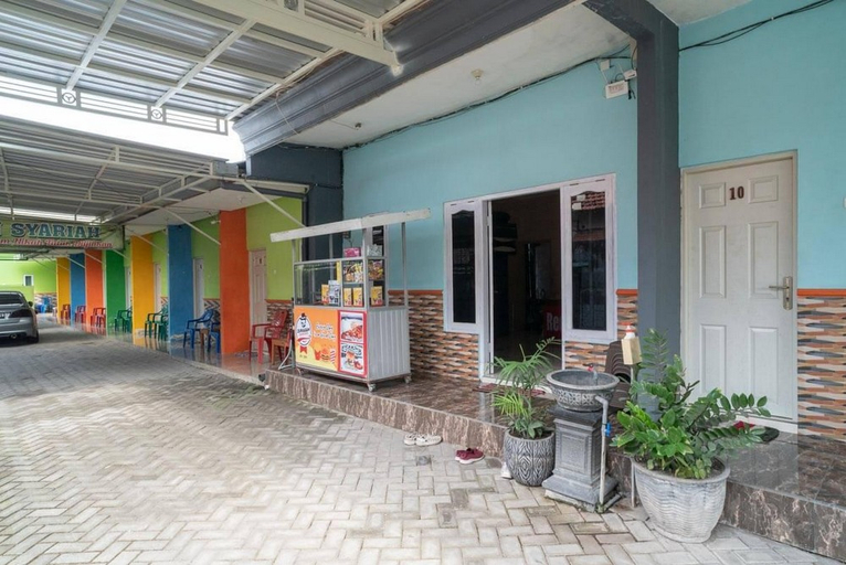 Exterior & Views 2, RedDoorz Syariah near Lippo Plaza Sidoarjo, Sidoarjo