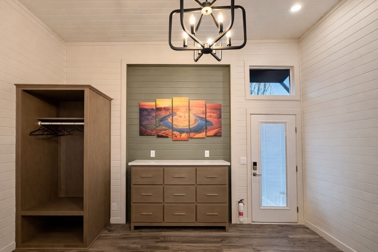 Others 5, Luxury Tiny Homes - Deluxe King Room, Coconino
