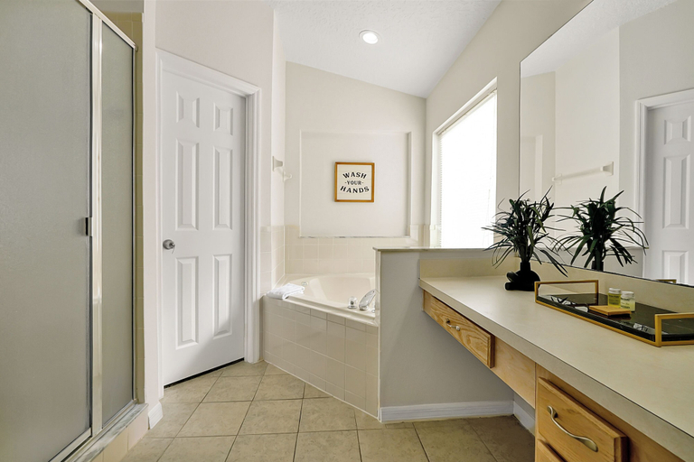 Interior 3, 938 Lake Berkley, Kissimmee FL 34746, Osceola
