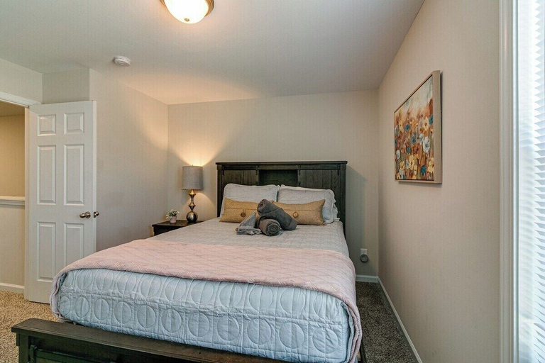 Interior 2, Whole Home 1010 Franklin St, Montgomery
