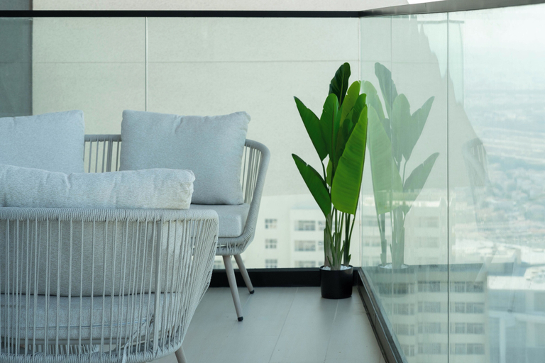 Terrace/patio 3, Exclusive High-Floor Apartment, Dubai