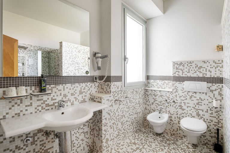 Bathroom 3, B&B Hotel Modena, Modena