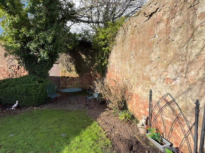 Property grounds 4, Cabin Sleeps 5-6, Patio, Pets, Edinburgh Festival, East Lothian