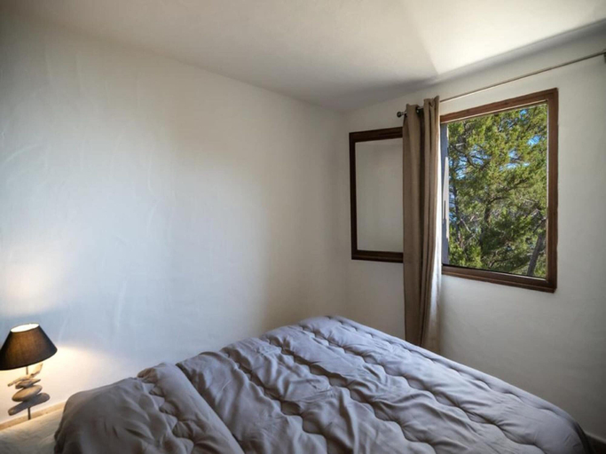 Room 5, Cozy Villa for 6 in Porto-vecchio, Corse-du-Sud