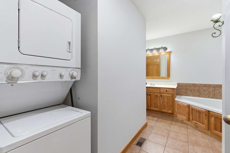 Bathroom 4, Blue Sky Lodge For 4, Stone