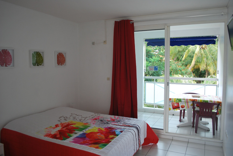 Room 2, Les Créolines, Basse-Pointe