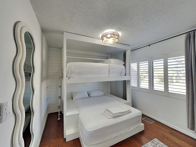 Property amenity 5, Beachwalk Condominiums #8B, Bay