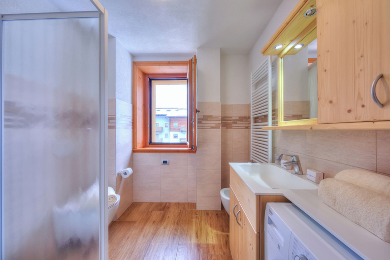 Bathroom 5, Fiocco Di Neve Ski in- Ski out Mt 10, Sondrio