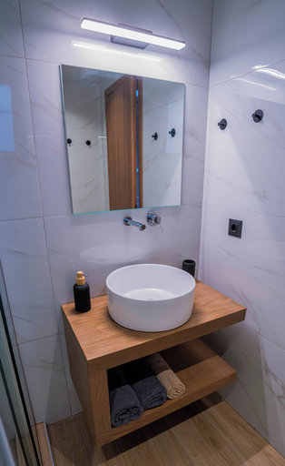 Bathroom 5, Patriko Estate, Crete