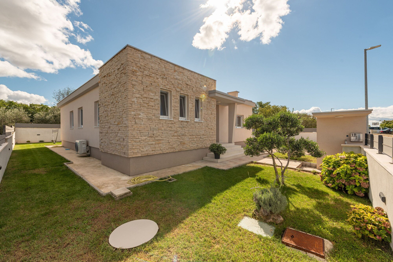 Exterior & Views 2, Villa Dora Zadarvillas, Poličnik