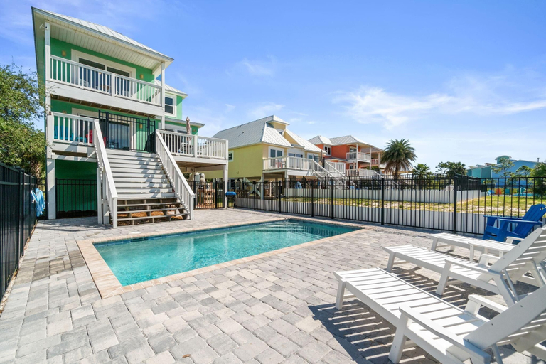 Pool 2, All Decked Out, Gulf
